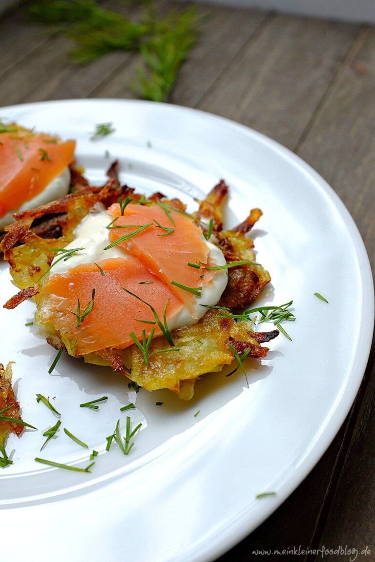 Kartoffelrösti mit Meerrettich-Schmand und geräuchertem Lachs ...