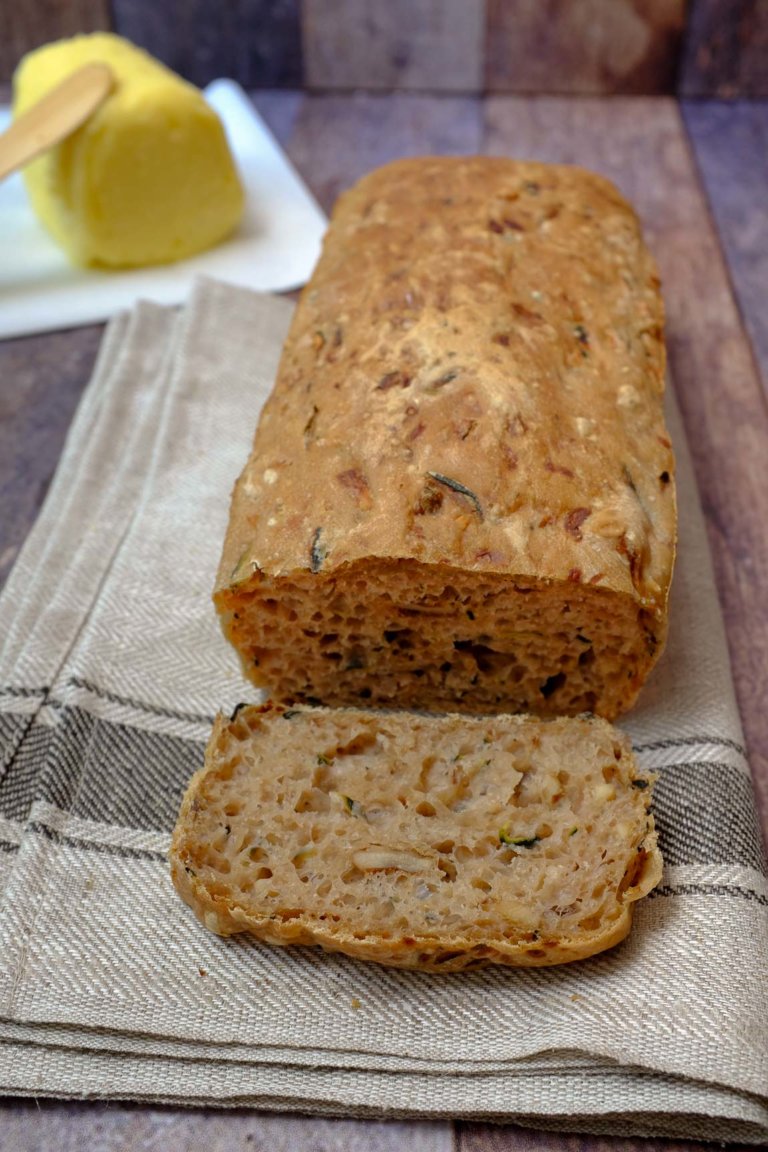 Leckeres Zucchini-Walnuss-Brot - Schnelle &amp; einfache Rezepte