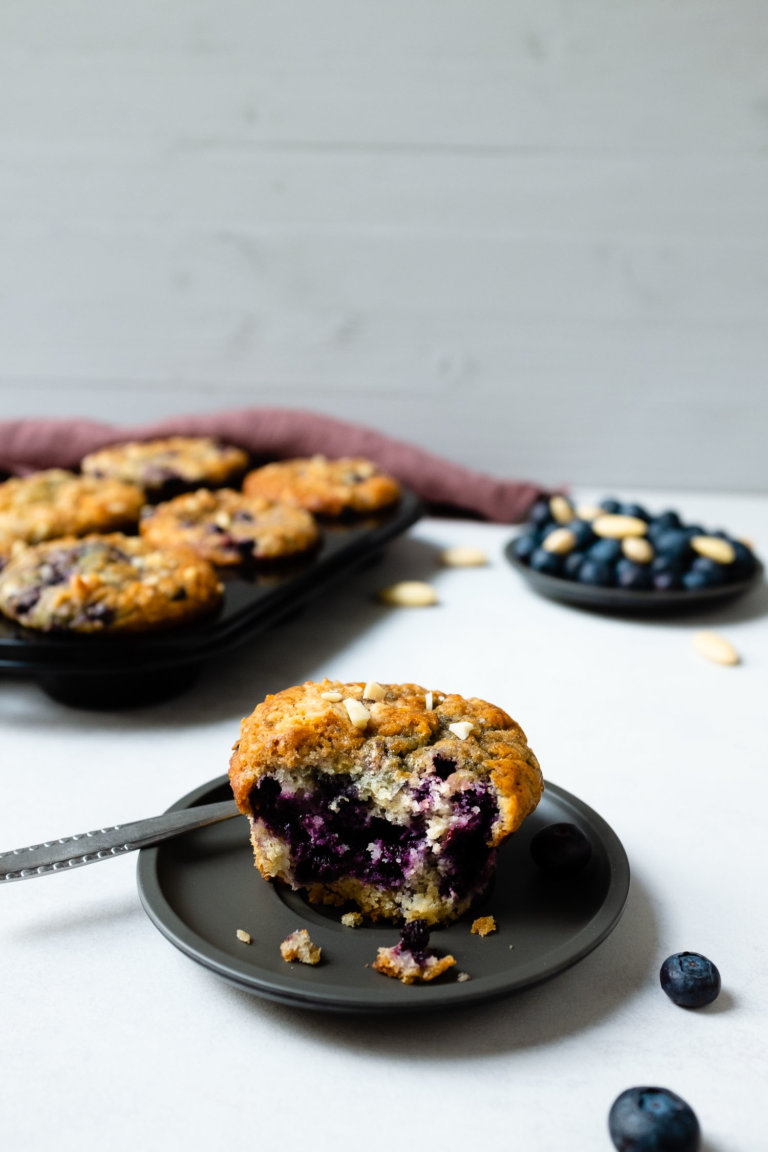 Zitronen-Blaubeer-Buttermilch-Muffins mit Mandeln - Schnelle &amp; einfache ...