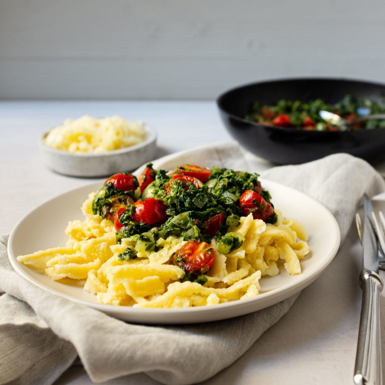 Schnelle Spinat-Tomaten-Spätzle Pfanne - Schnelle &amp; einfache Rezepte