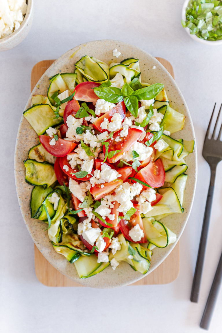 Zucchini-Salat mit Tomaten und Feta - Schnelle &amp; einfache Rezepte