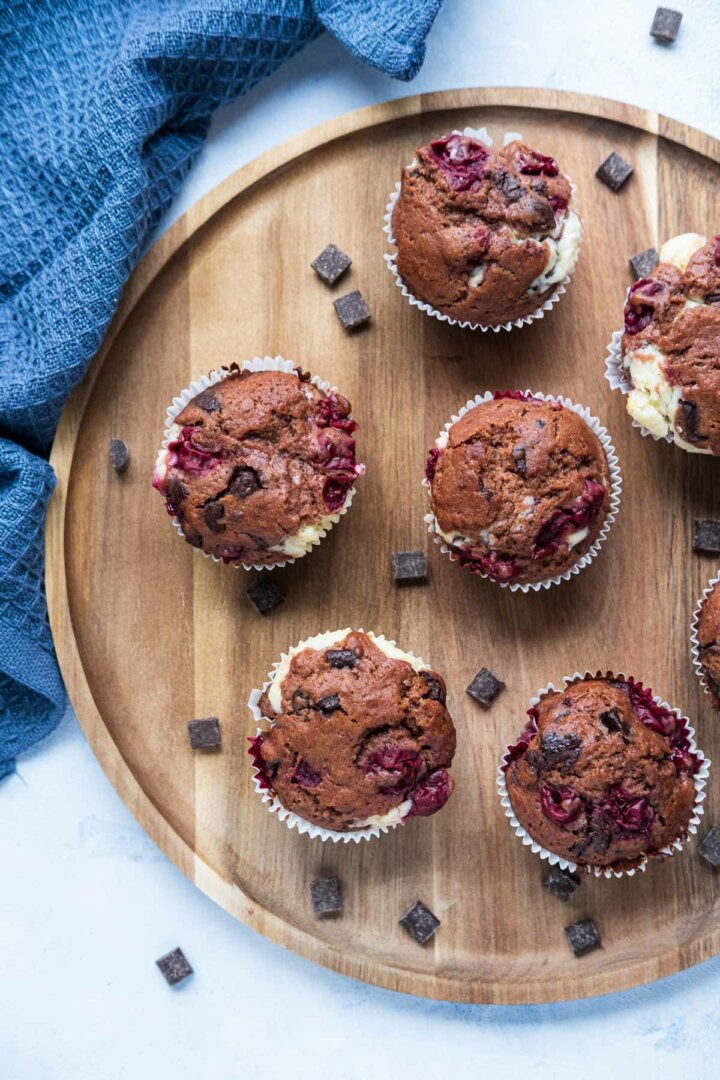 Kirsch-Schokoladen-Muffins mit cremiger Füllung - Schnelle &amp; einfache ...